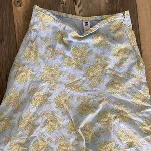 Y2K Gap spring skirt size small floral